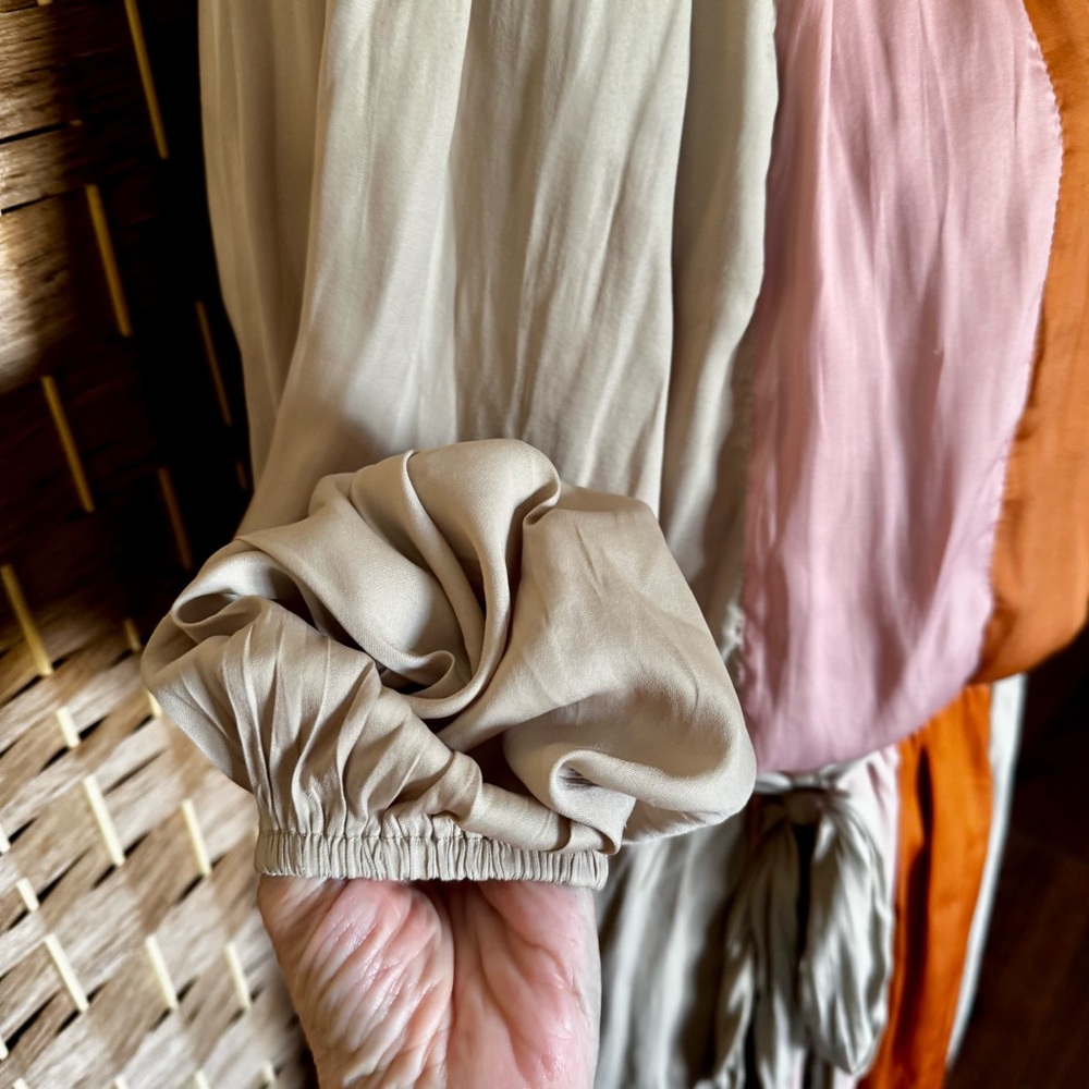 Never worn Olive & Leaf soft satin color block dress L - Picture 5 of 13